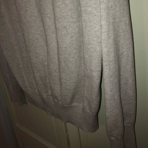 Large Tommy Hilfiger Gray Sweater - Picture 5 of 7
